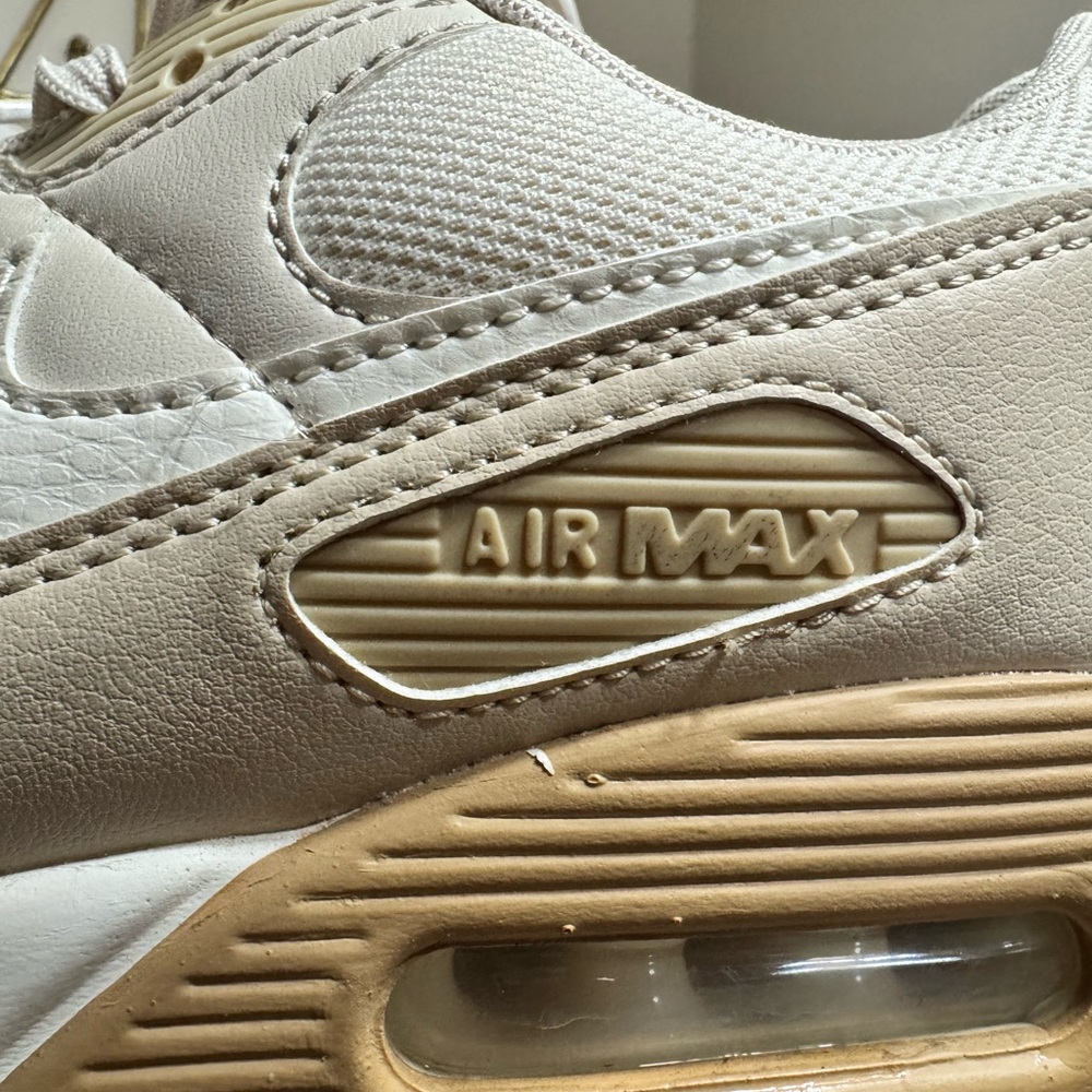 Nike Womens Air Max Sneakers - White and Tan 9.5 - Picture 6 of 8